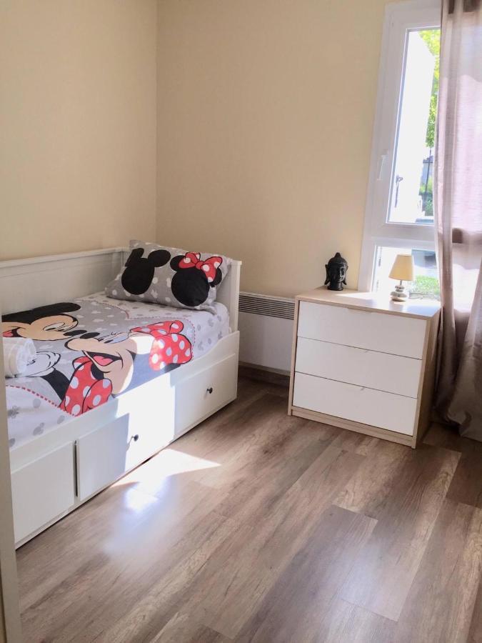 Appartement Eco 6 Personnes Magny-le-Hongre Exterior photo